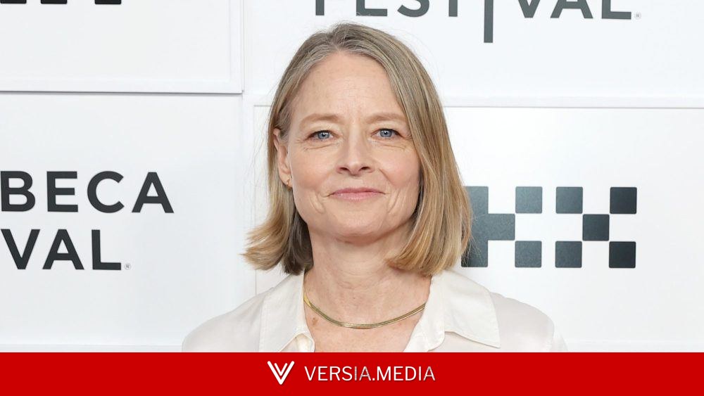 Jodie Foster Says Brad Pitt’s ‘F1’ Seemed Like It Was Made by AI and Written by a Computer: ‘Wasn’t It?’