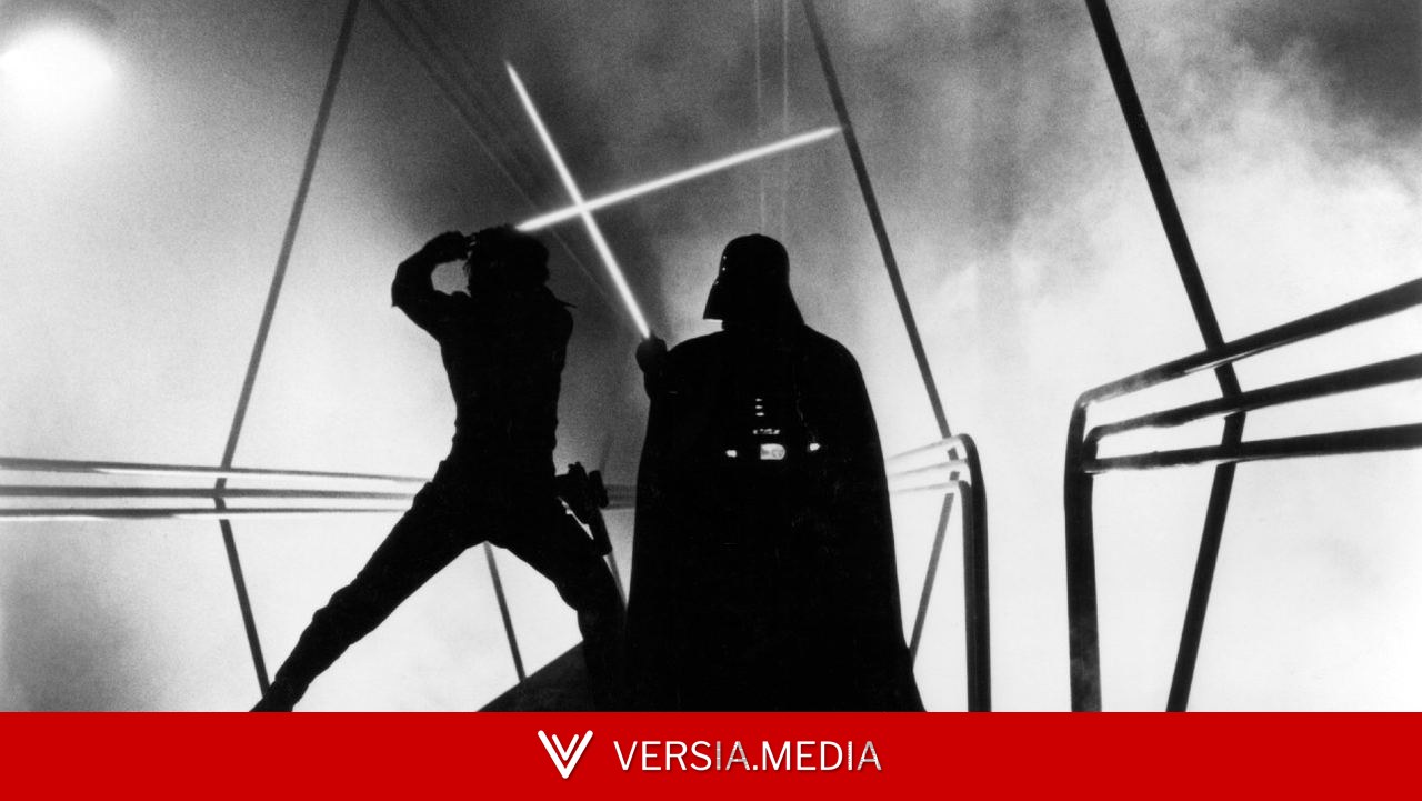 Mark Hamill’s ‘Star Wars’ Lightsaber Smashes Predictions and Sells for Record Sum at Auction