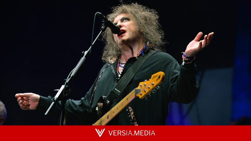 The Cure’s Robert Smith Slams FIFA’s World Cup Final Halftime Show: ‘Just F— Off’