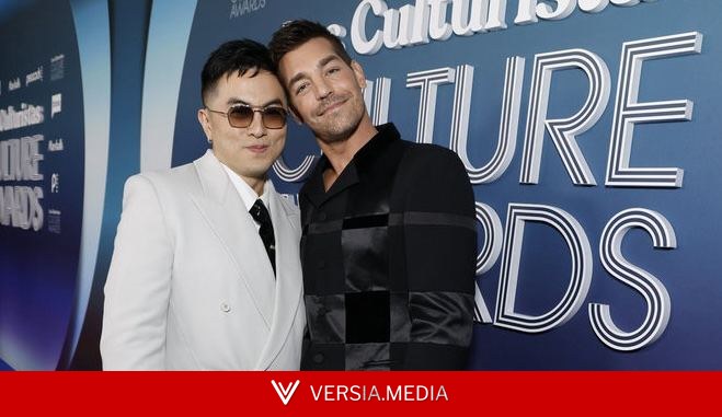 Las Culturistas Culture Awards Recap: Rachel Zegler Covers ‘Fame Is a Gun,’ Lisa Kudrow Takes the Stage and All the Best Moments