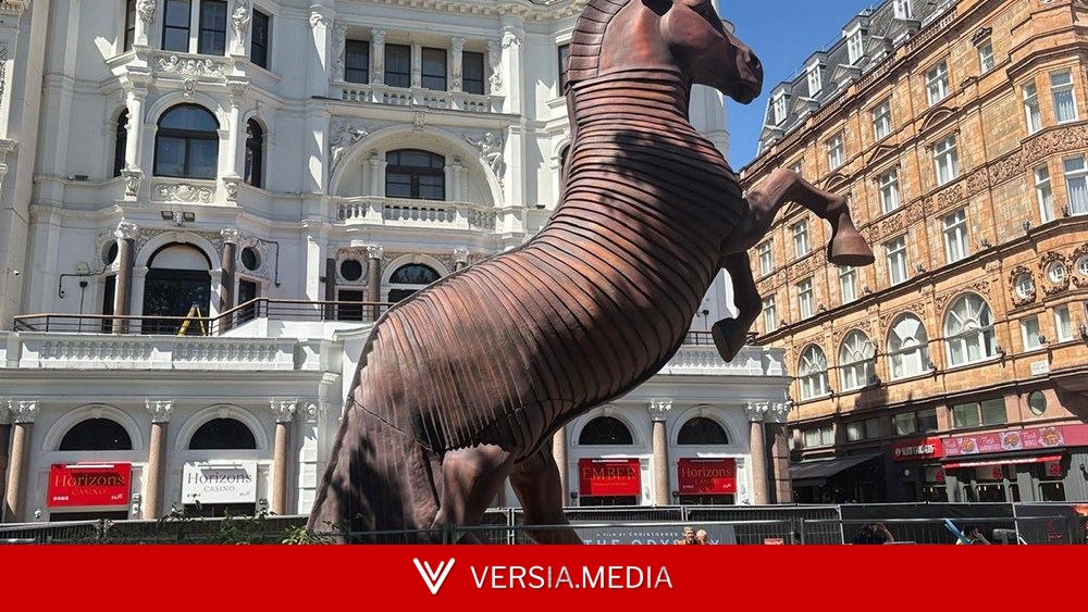 How Universal Made a 8,800-Pound Trojan Horse for ‘The Odyssey’ World Premiere