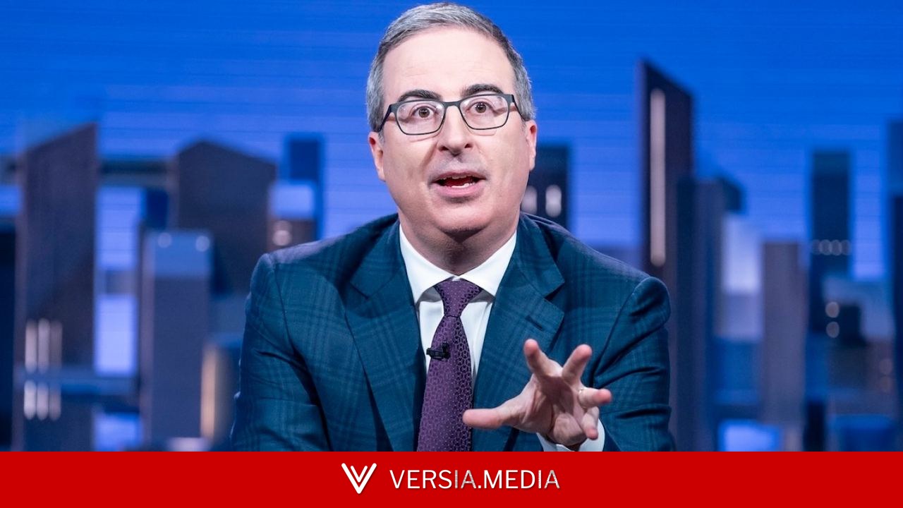 John Oliver Likens the Current Condition of D.C. Reflecting Pool to Sex With the Grinch: “Green, Smelly”